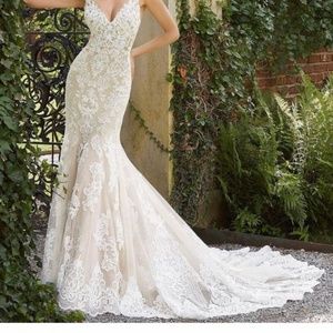 Wedding dress Morilee style 2043